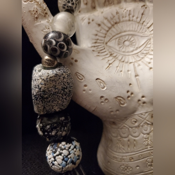 Gorgeous Handmade "Shades of Grey" necklace - Picture 2 of 3